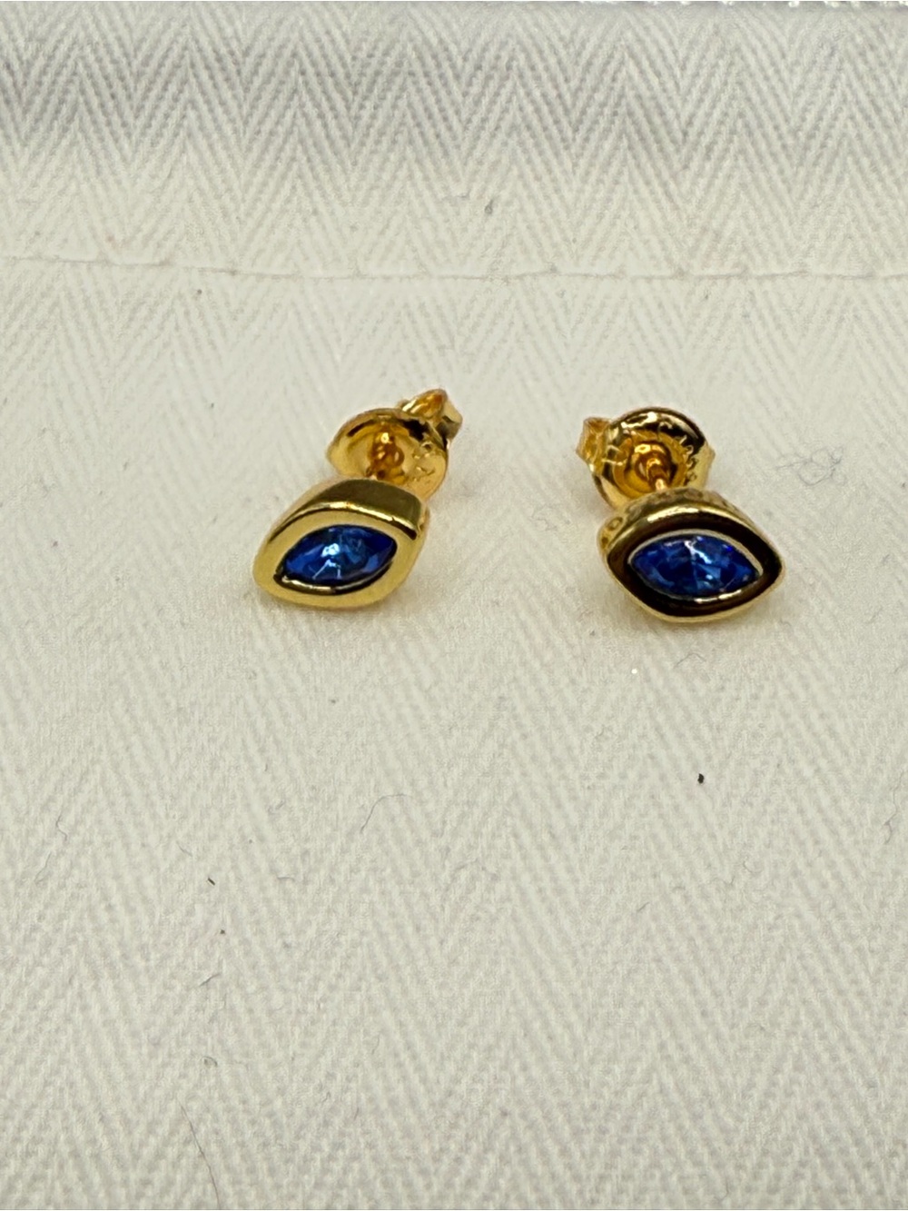 UNO de 50 Gold-tone Stud Earrings with Blue Stones - Women Jewelry